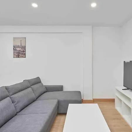 Daire Reformado, Centrico , Wifi . Dr Magoo Oviedo