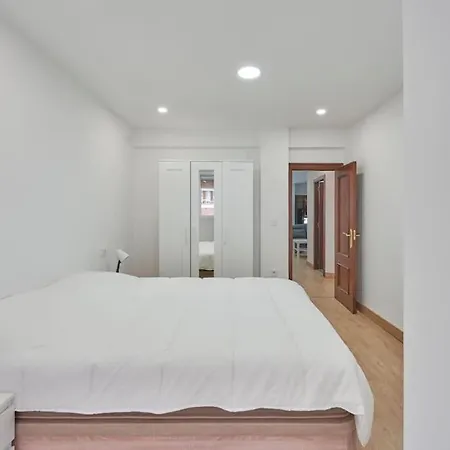 Reformado, Centrico , Wifi . Dr Magoo Apartmán *
